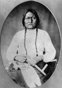 le-chef-sioux-sitting-bull-a-la-tete-de-1-500-membres-de-sa-tribu-traverse-au-canada/sitting-bull.jpg