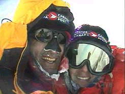 sports-bernard-voyer-atteint-le-plus-haut-sommet-de-lantarctique/bernard-voyer--nathalie-tremblay46.jpg